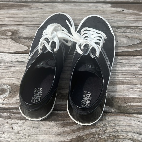 Coach - Picture 7 of 10